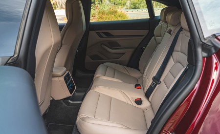 2021 Porsche Taycan 4 Cross Turismo (Color: Cherry Red) Interior Rear Seats Wallpapers 450x275 (106)