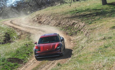 2021 Porsche Taycan 4 Cross Turismo (Color: Cherry Red) Off-Road Wallpapers 450x275 (44)