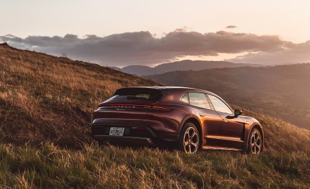 2021 Porsche Taycan 4 Cross Turismo (Color: Cherry Red) Rear Three-Quarter Wallpapers 450x275 (58)