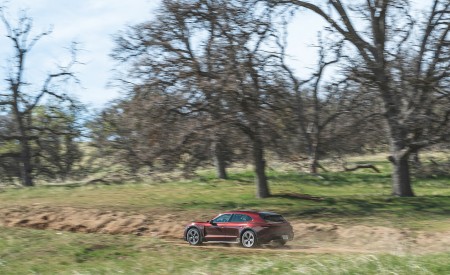 2021 Porsche Taycan 4 Cross Turismo (Color: Cherry Red) Rear Three-Quarter Wallpapers 450x275 (28)