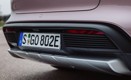 2021 Porsche Taycan 4 Cross Turismo (Color: Frozen Berry Metallic) Detail Wallpapers 450x275 (135)