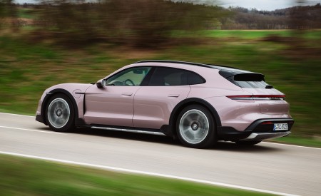 2021 Porsche Taycan 4 Cross Turismo (Color: Frozen Berry Metallic) Rear Three-Quarter Wallpapers 450x275 (114)