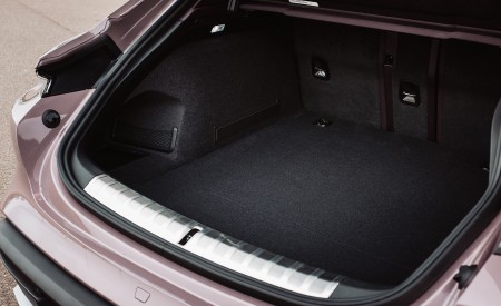2021 Porsche Taycan 4 Cross Turismo (Color: Frozen Berry Metallic) Trunk Wallpapers 450x275 (149)