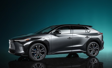 2021 Toyota bZ4X BEV Concept Front Three-Quarter Wallpapers 450x275 (2)