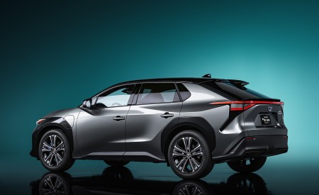 2021 Toyota bZ4X BEV Concept Rear Three-Quarter Wallpapers 450x275 (3)