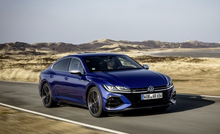 2021 Volkswagen Arteon R Front Three-Quarter Wallpapers  450x275 (27)