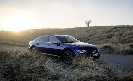 2021 Volkswagen Arteon R Front Three-Quarter Wallpapers 450x275 (54)