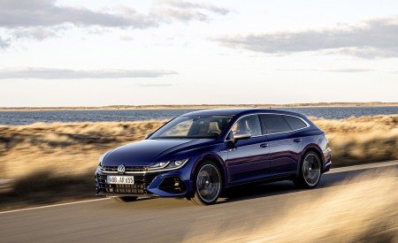 2021 Volkswagen Arteon R Shooting Brake Front Three-Quarter Wallpapers 450x275 (2)