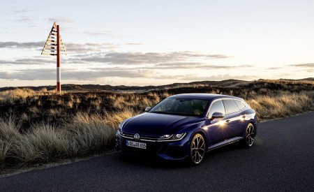2021 Volkswagen Arteon R Shooting Brake Front Three-Quarter Wallpapers 450x275 (18)
