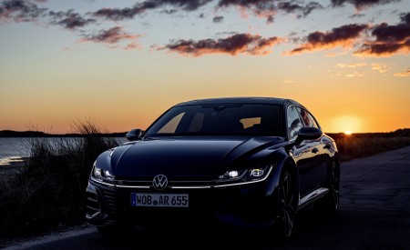 2021 Volkswagen Arteon R Shooting Brake Front Wallpapers  450x275 (23)