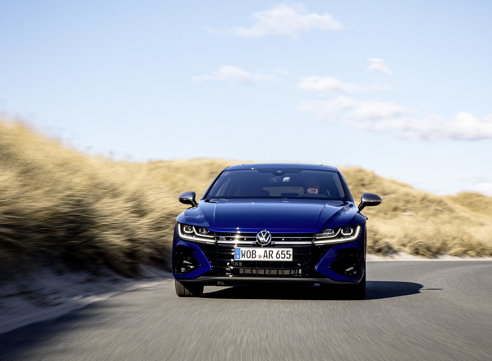 2021 Volkswagen Arteon R Shooting Brake Front Wallpapers (13)