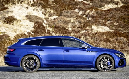 2021 Volkswagen Arteon R Shooting Brake Side Wallpapers 450x275 (33)
