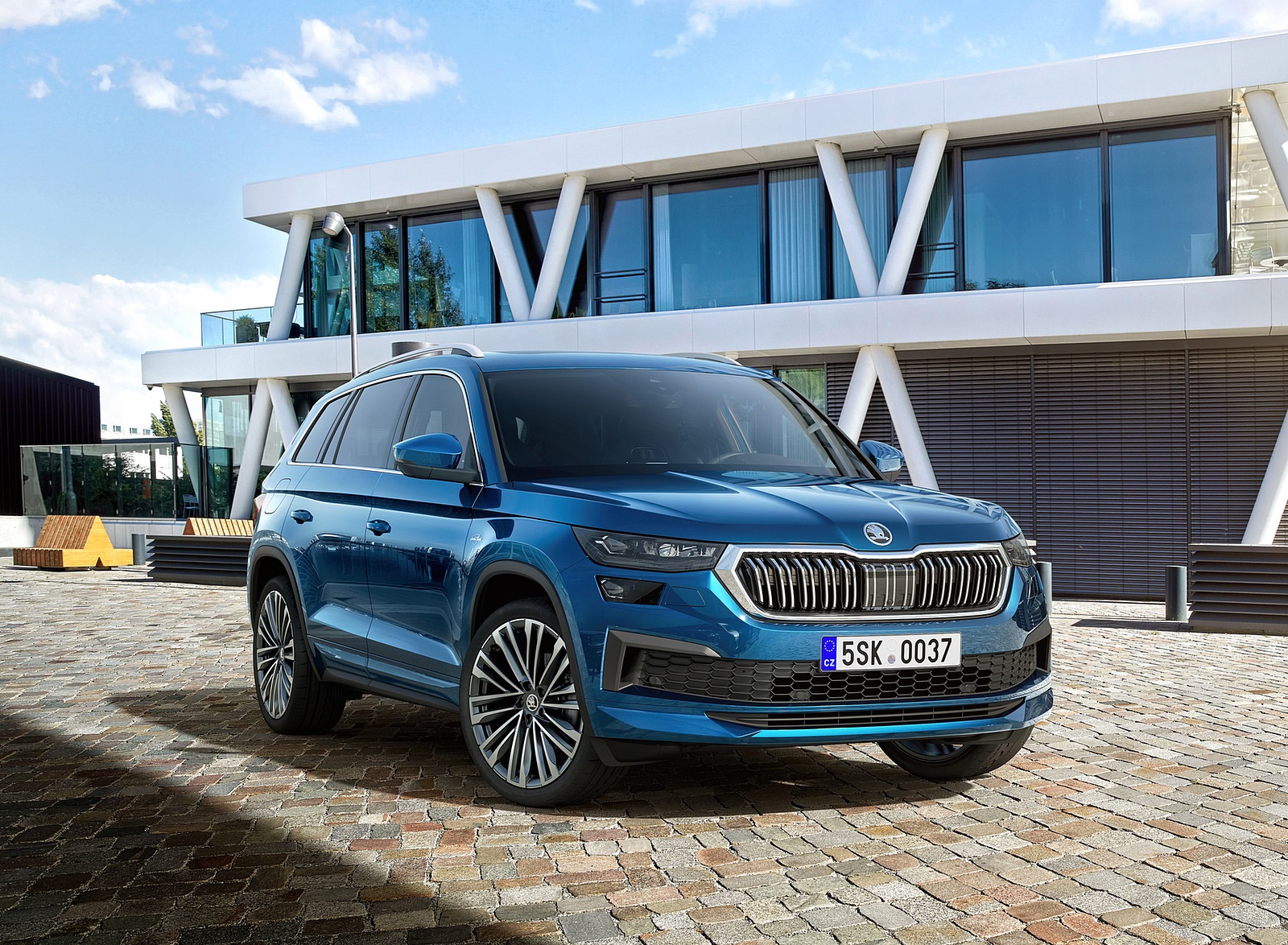 2021 Škoda Kodiaq Laurin and Klement Front Three-Quarter Wallpapers (3)