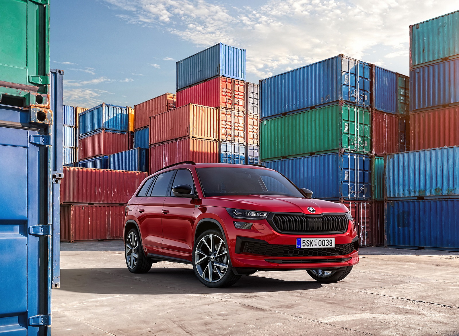 2021 Škoda Kodiaq SPORTLINE Front Three-Quarter Wallpapers (9)