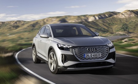 2022 Audi Q4 Sportback e-tron (Color: Florett Silver) Front Three-Quarter Wallpapers  450x275 (66)
