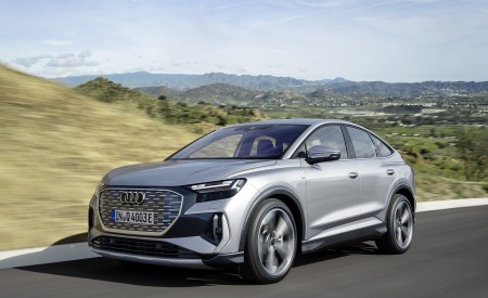2022 Audi Q4 Sportback e-tron (Color: Florett Silver) Front Three-Quarter Wallpapers  450x275 (67)