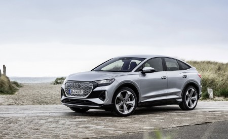 2022 Audi Q4 Sportback e-tron (Color: Florett Silver) Front Three-Quarter Wallpapers 450x275 (15)