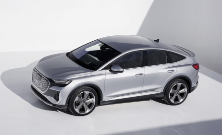 2022 Audi Q4 Sportback e-tron (Color: Florett Silver) Front Three-Quarter Wallpapers 450x275 (86)