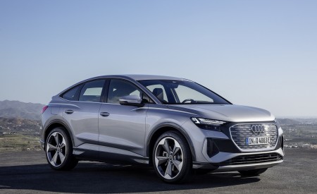2022 Audi Q4 Sportback e-tron (Color: Florett Silver) Front Three-Quarter Wallpapers 450x275 (74)