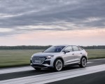 2022 Audi Q4 Sportback e-tron (Color: Florett Silver) Front Three-Quarter Wallpapers 150x120 (6)