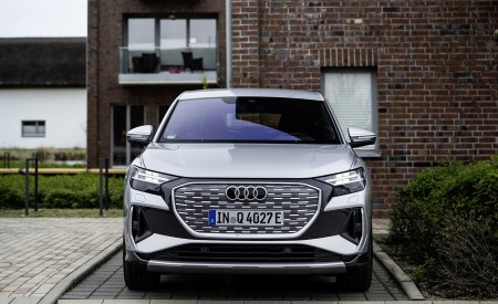 2022 Audi Q4 Sportback e-tron (Color: Florett Silver) Front Wallpapers 450x275 (26)
