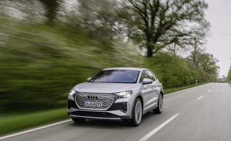2022 Audi Q4 Sportback e-tron (Color: Florett Silver) Front Wallpapers 450x275 (3)