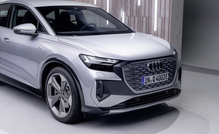 2022 Audi Q4 Sportback e-tron (Color: Florett Silver) Front Wallpapers 450x275 (94)