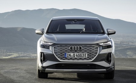 2022 Audi Q4 Sportback e-tron (Color: Florett Silver) Front Wallpapers 450x275 (75)