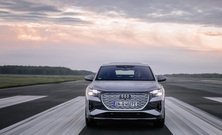 2022 Audi Q4 Sportback e-tron (Color: Florett Silver) Front Wallpapers 450x275 (7)