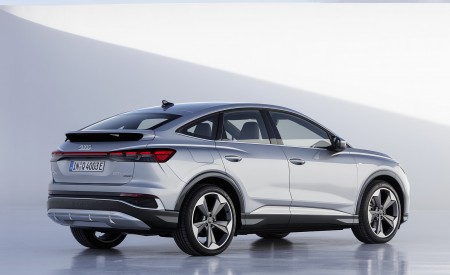 2022 Audi Q4 Sportback e-tron (Color: Florett Silver) Rear Three-Quarter Wallpapers 450x275 (88)