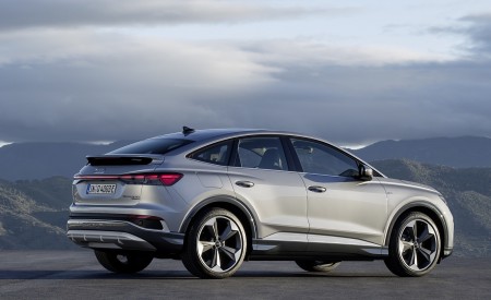 2022 Audi Q4 Sportback e-tron (Color: Florett Silver) Rear Three-Quarter Wallpapers 450x275 (78)