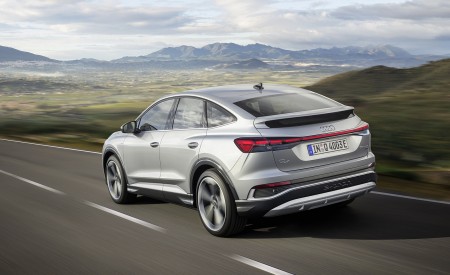 2022 Audi Q4 Sportback e-tron (Color: Florett Silver) Rear Three-Quarter Wallpapers 450x275 (69)