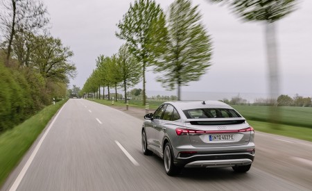 2022 Audi Q4 Sportback e-tron (Color: Florett Silver) Rear Wallpapers 450x275 (4)