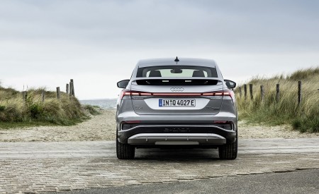 2022 Audi Q4 Sportback e-tron (Color: Florett Silver) Rear Wallpapers 450x275 (23)