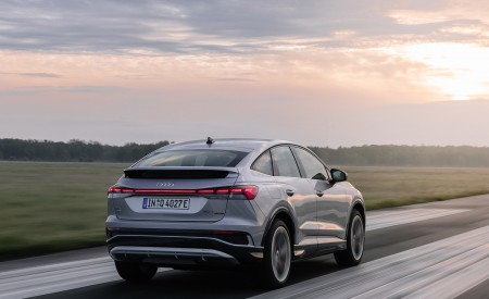 2022 Audi Q4 Sportback e-tron (Color: Florett Silver) Rear Wallpapers 450x275 (9)