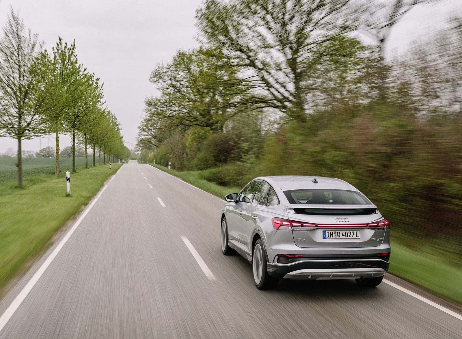 2022 Audi Q4 Sportback e-tron (Color: Florett Silver) Rear Wallpapers (5)