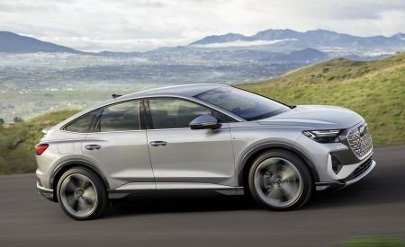 2022 Audi Q4 Sportback e-tron (Color: Florett Silver) Side Wallpapers 450x275 (72)