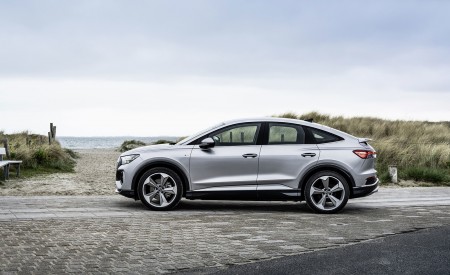 2022 Audi Q4 Sportback e-tron (Color: Florett Silver) Side Wallpapers 450x275 (24)
