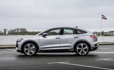 2022 Audi Q4 Sportback e-tron (Color: Florett Silver) Side Wallpapers 450x275 (12)