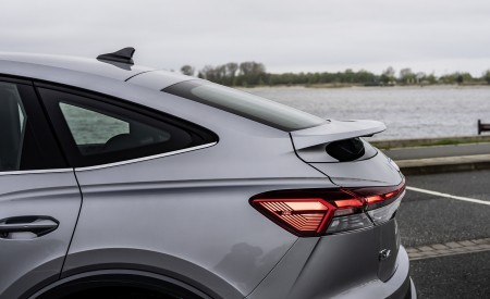 2022 Audi Q4 Sportback e-tron (Color: Florett Silver) Spoiler Wallpapers 450x275 (32)