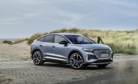 2022 Audi Q4 Sportback e-tron Front Three-Quarter Wallpapers  450x275 (49)