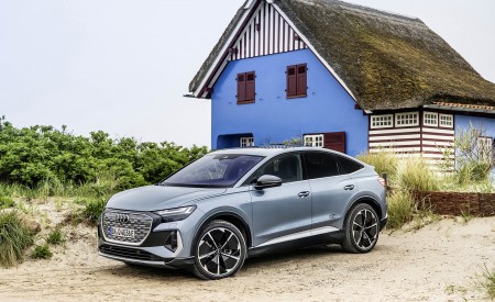 2022 Audi Q4 Sportback e-tron Front Three-Quarter Wallpapers 450x275 (56)