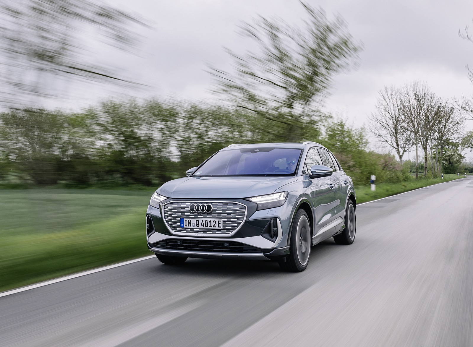 2022 Audi Q4 e-tron (Color: Geyser Blue) Front Three-Quarter Wallpapers (7)
