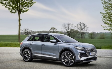 2022 Audi Q4 e-tron (Color: Geyser Blue) Front Three-Quarter Wallpapers  450x275 (13)