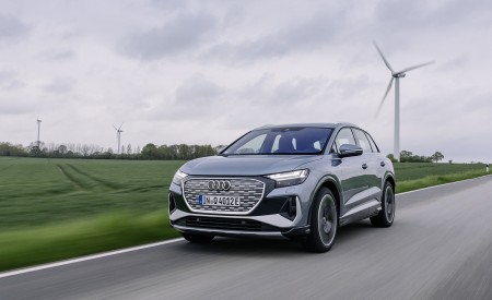 2022 Audi Q4 e-tron (Color: Geyser Blue) Front Three-Quarter Wallpapers 450x275 (8)