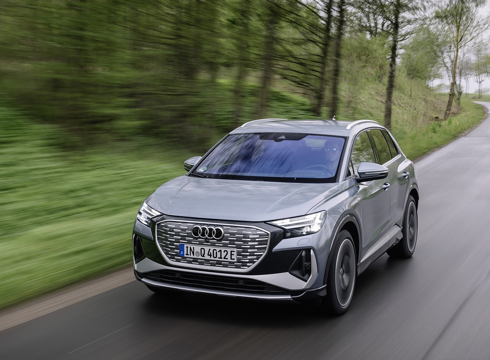 2022 Audi Q4 e-tron (Color: Geyser Blue) Front Three-Quarter Wallpapers (6)
