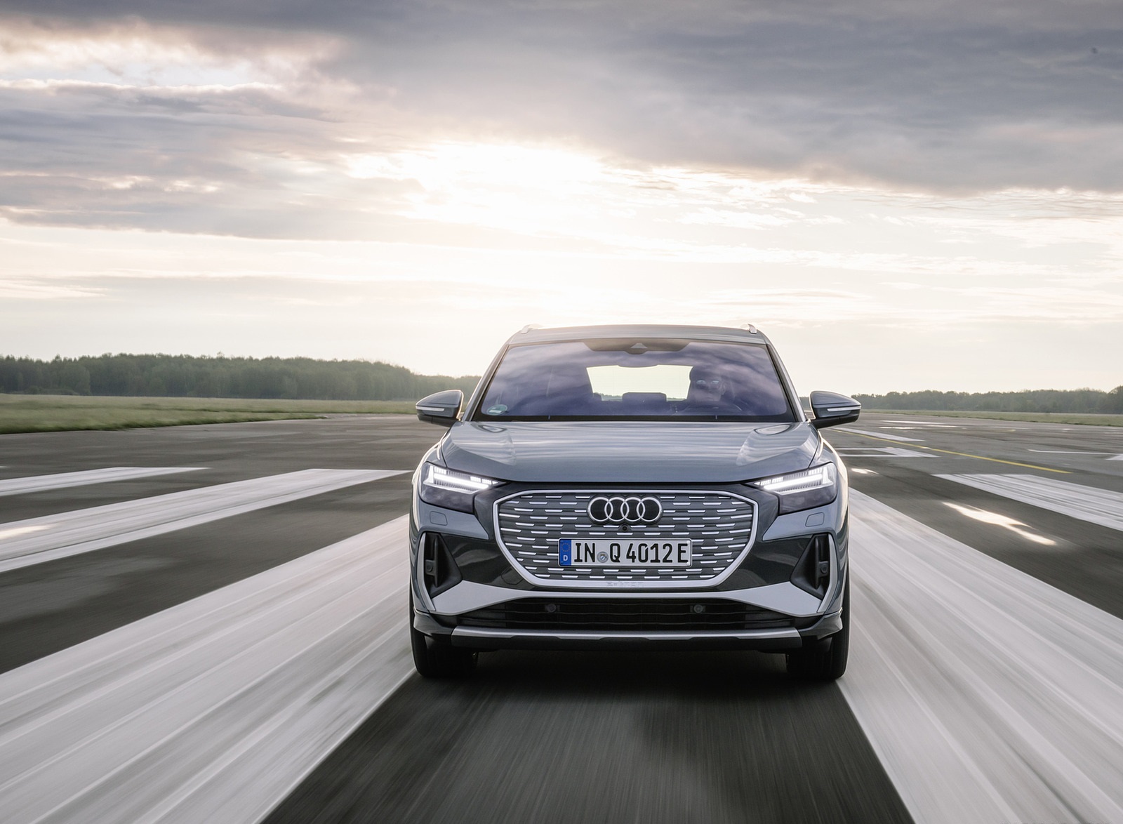 2022 Audi Q4 e-tron (Color: Geyser Blue) Front Wallpapers (4)