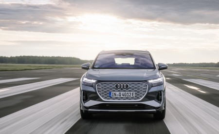 2022 Audi Q4 e-tron (Color: Geyser Blue) Front Wallpapers 450x275 (2)