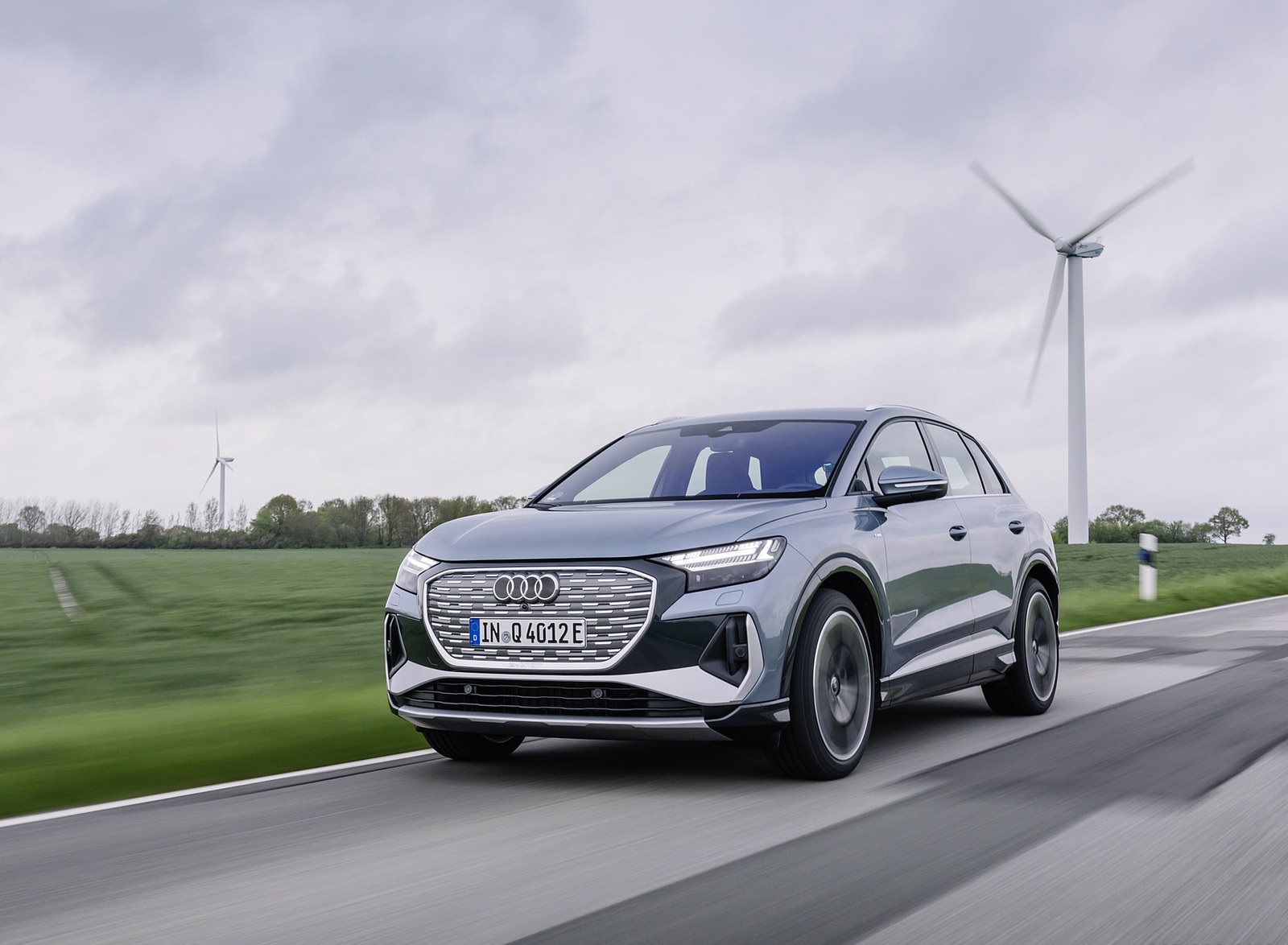 2022 Audi Q4 e-tron (Color: Geyser Blue) Front Wallpapers (9)