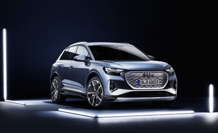 2022 Audi Q4 e-tron (Color: Geyser Blue Metallic) Front Three-Quarter Wallpapers  450x275 (107)